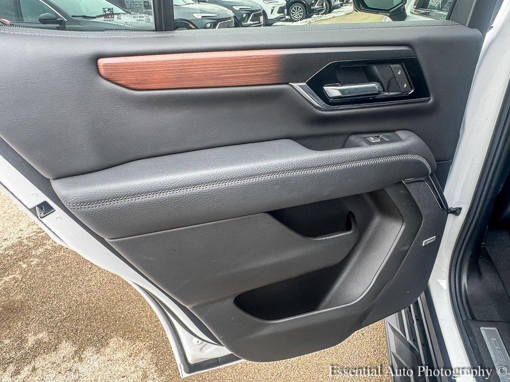 2025 GMC YUKON - Image 24