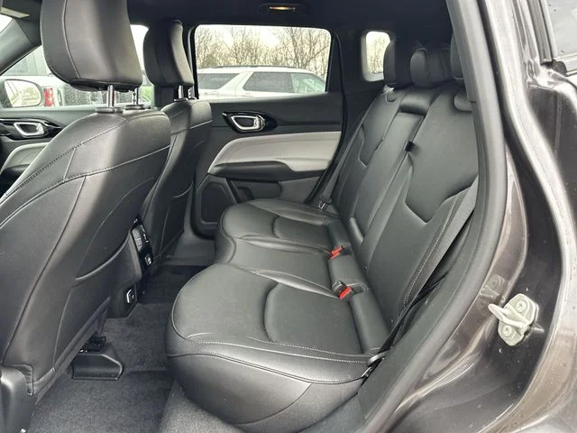 Used 2024 Metallic Jeep Limited image 25