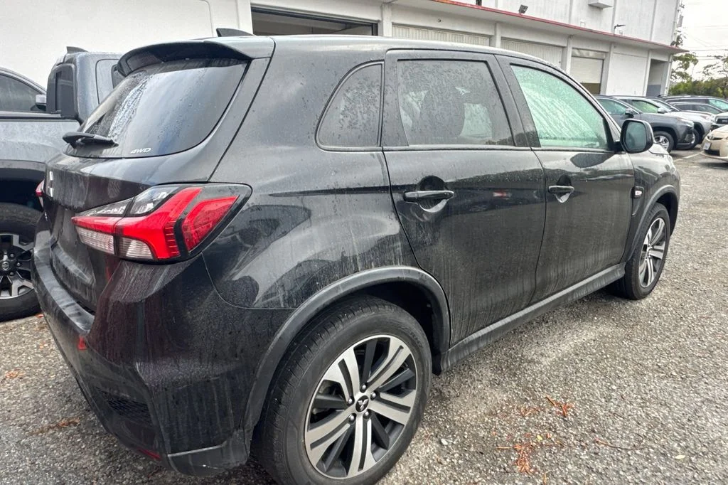 Used 2024 Silver Mitsubishi 2.0 ES image 5