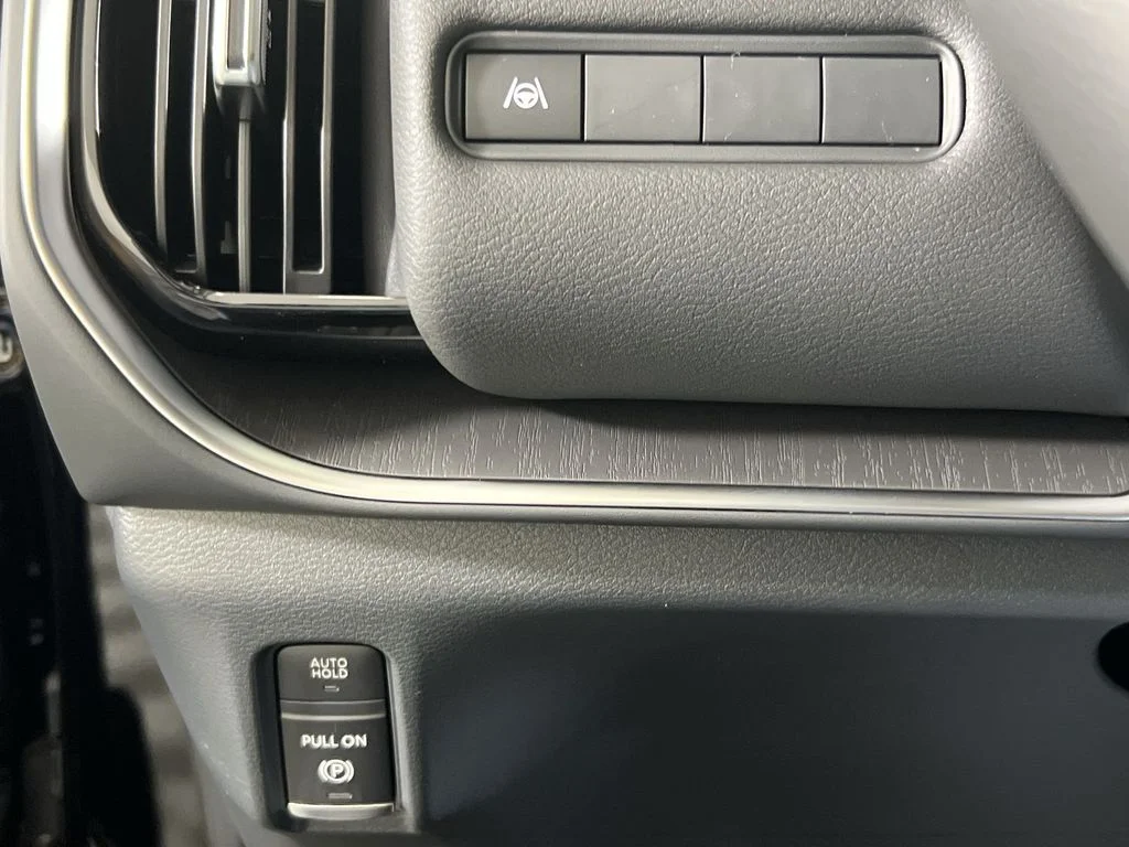 2025 Nissan Armada SV - Photo 19