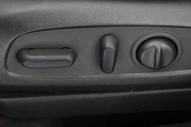 Used 2023  Buick Essence image 14