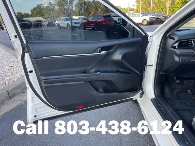 Used 2020 White Toyota SE image 4