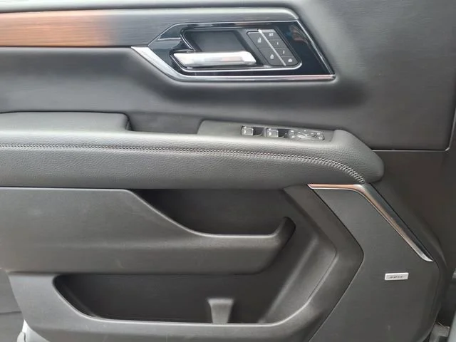 Used 2025 Sterling Metallic GMC Denali image 15