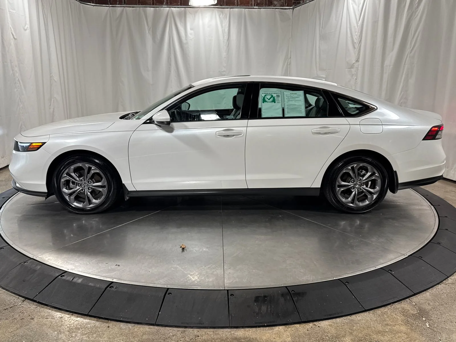 2024 Honda Accord EX - Photo 32