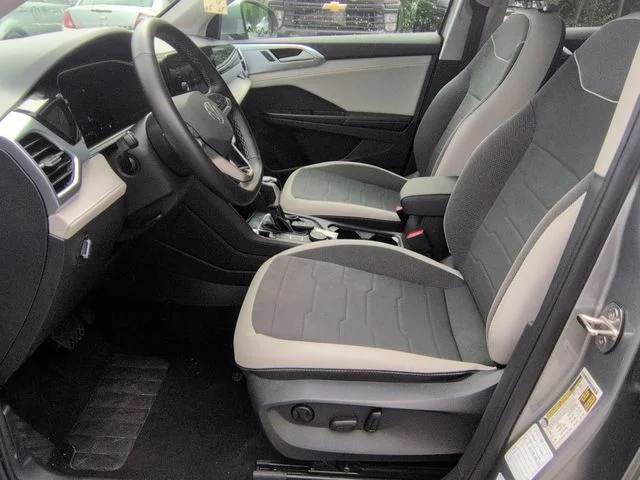 Used 2025  Volkswagen 1.5T SE image 21
