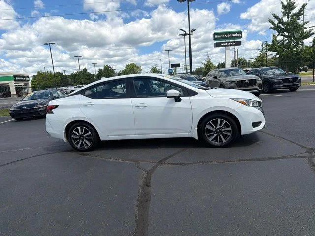 Used 2024 White Nissan 1.6 SV image 4