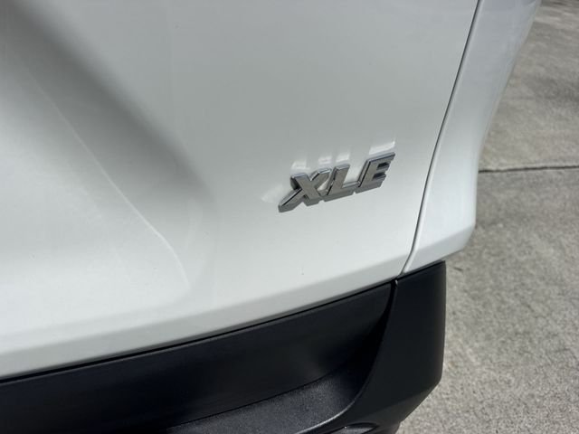 2024 Toyota RAV4 XLE - Photo 25