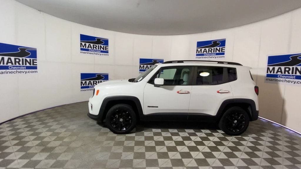 Used 2021 White Jeep Latitude 4x4 image 7