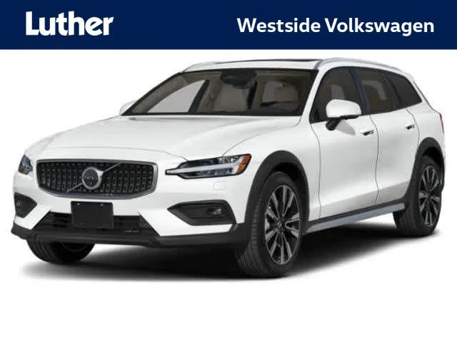 2025 Volvo V60 Cross Country B5 Plus AWD's photo