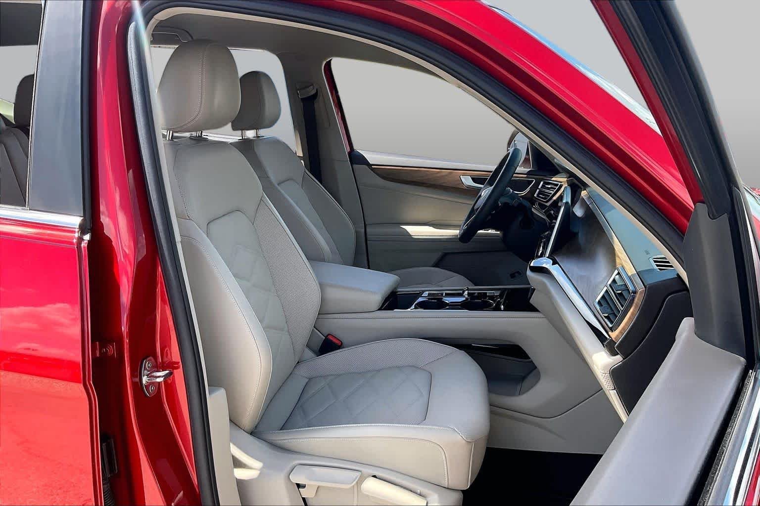 Used 2024 Aurora Red Metallic Volkswagen 2.0T SE w/Technology image 9