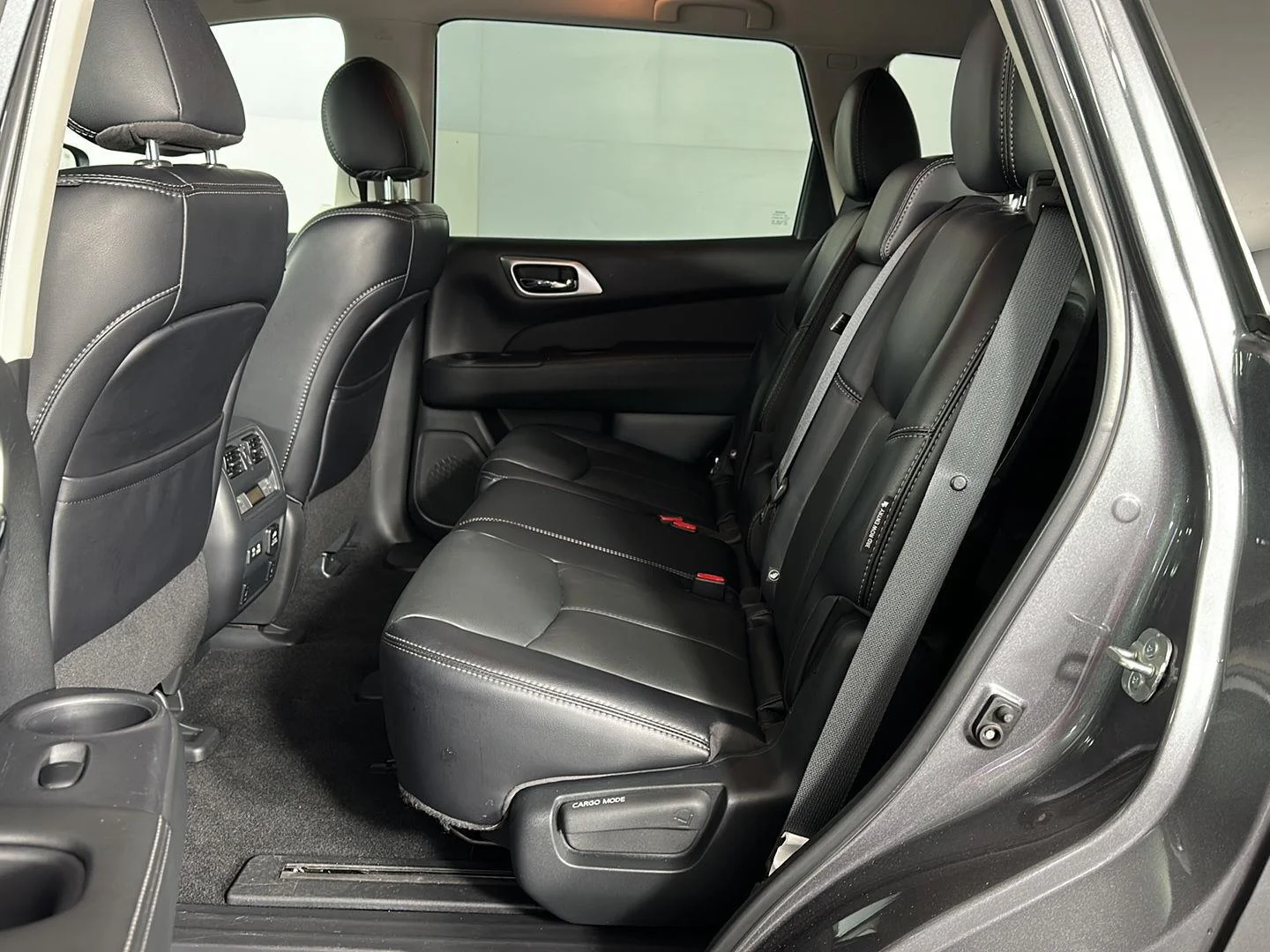Used 2020 Gun Metallic Nissan SL image 22