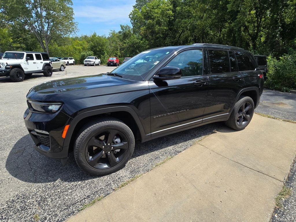 Used 2024 Jeep Grand Cherokee Limited with VIN 1C4RJHBGXRC179110 for sale in Kansas City