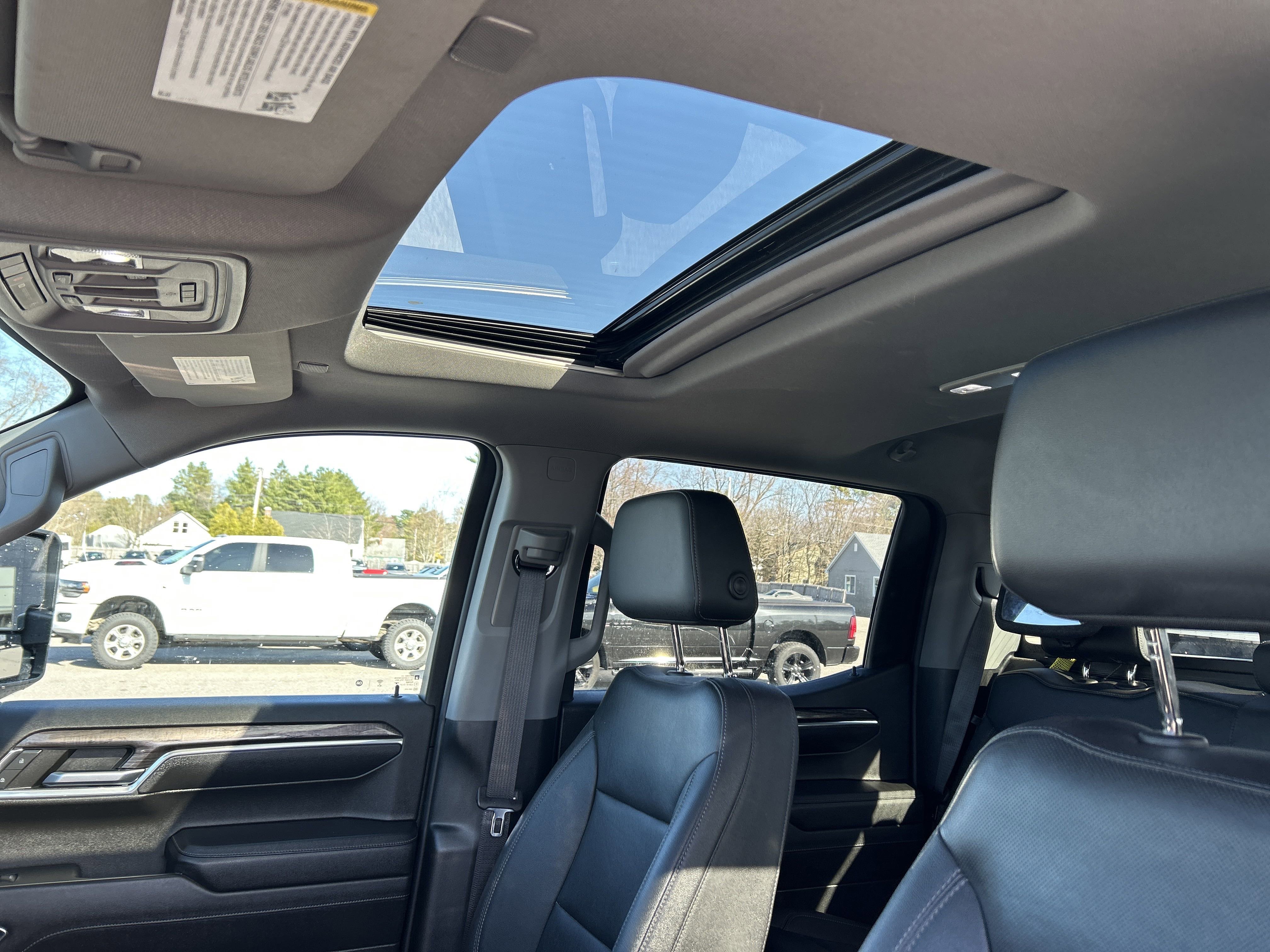 2023 Chevrolet Silverado 1500 LTZ photo 4