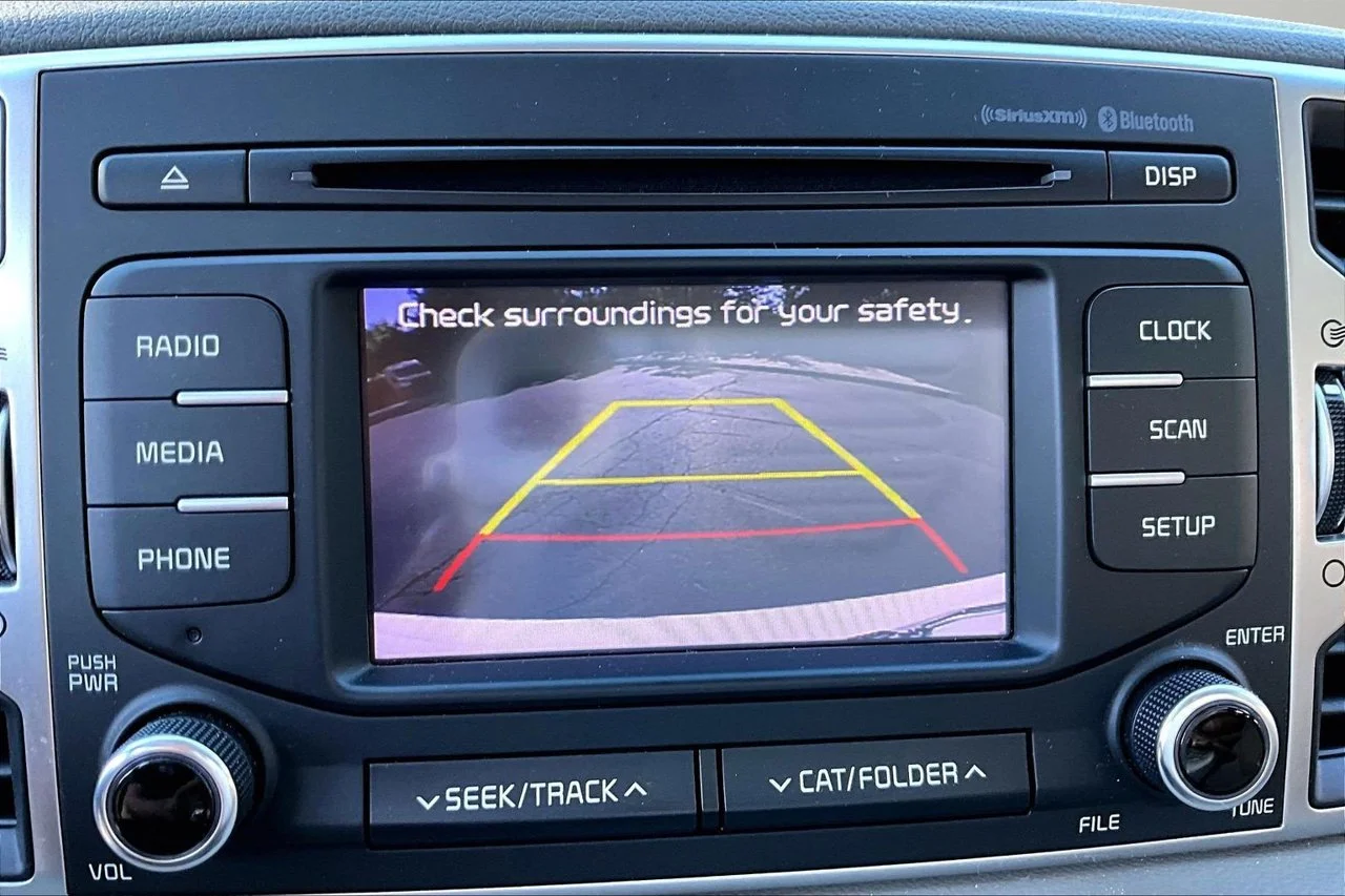Used 2017 White Kia LX image 12