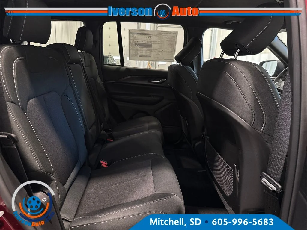 New 2026 Velvet Red Pearl-Coat Exterior Paint Jeep Laredo X image 30