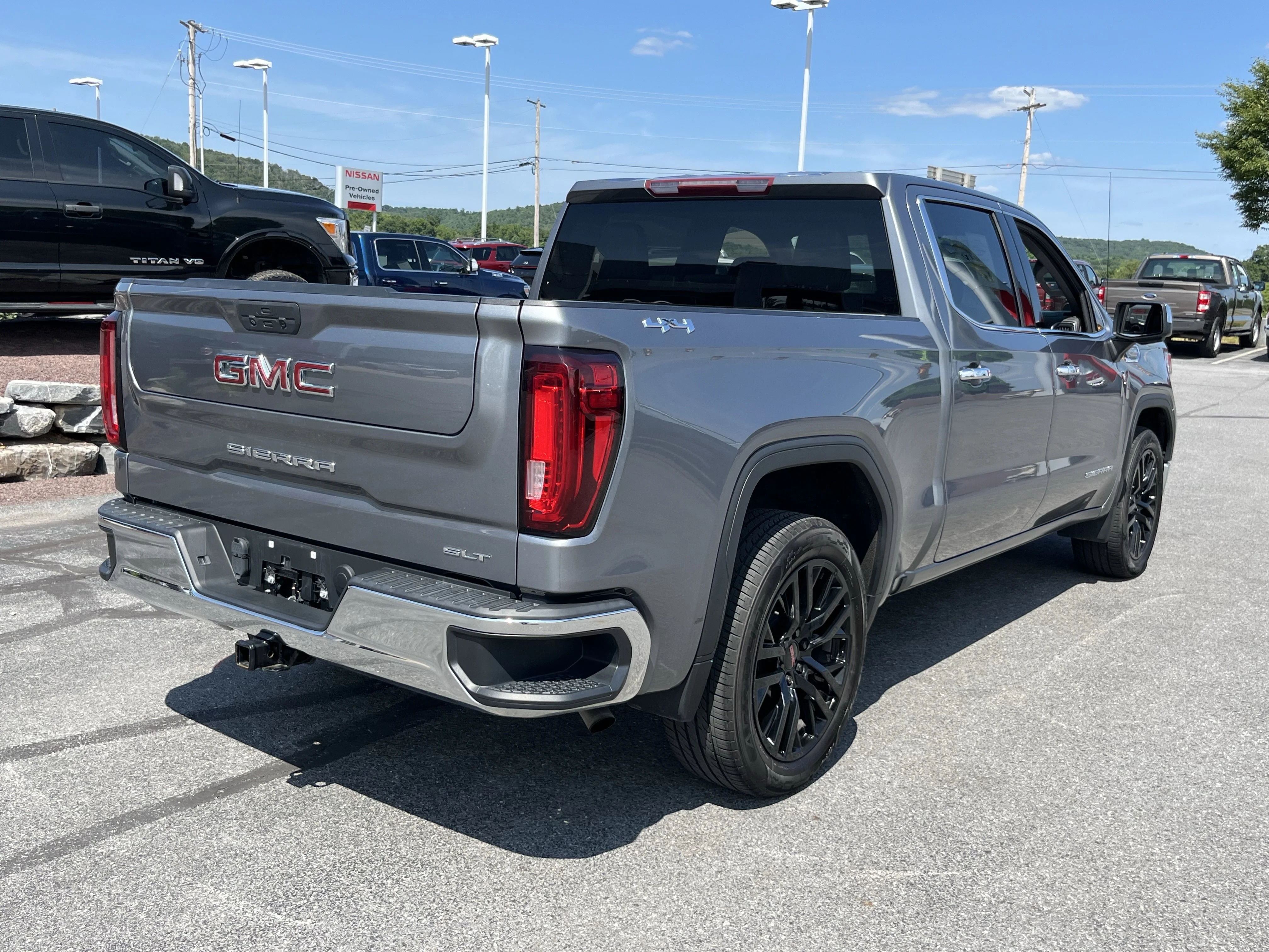 Used 2021 Steel Metallic GMC SLT image 5