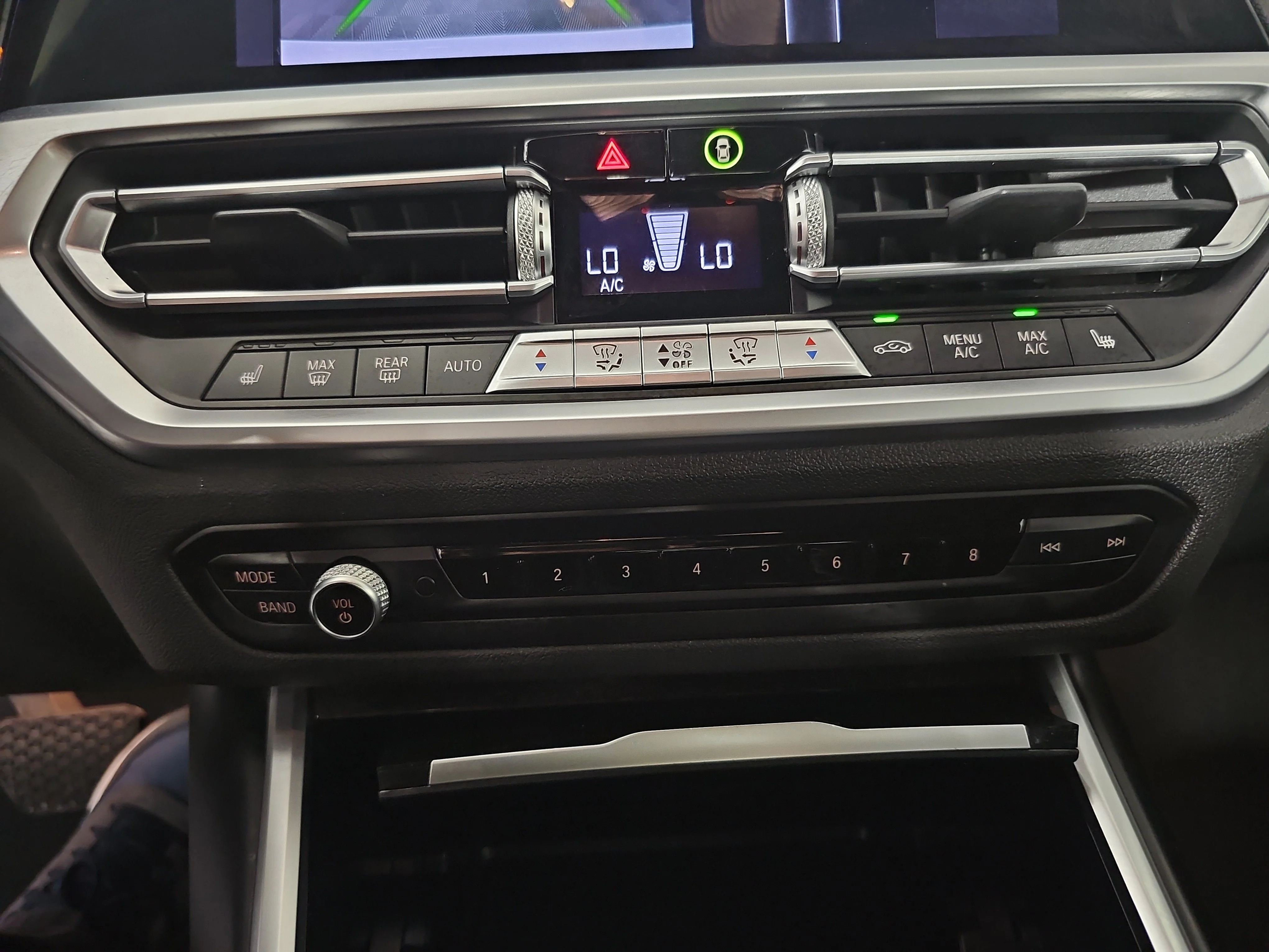 Used 2021 Alpine White BMW  image 29