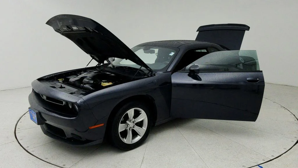 Used 2019 Gray Dodge SXT image 11