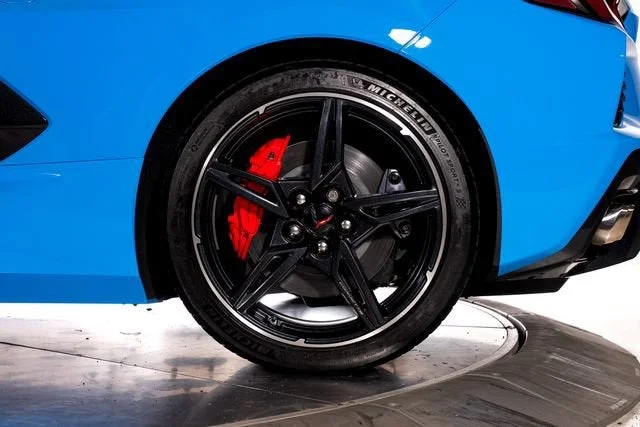 Used 2021 Rapid Blue Chevrolet Stingray image 13