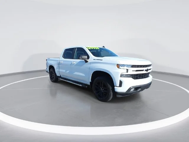 Used 2022 White Chevrolet RST image 2