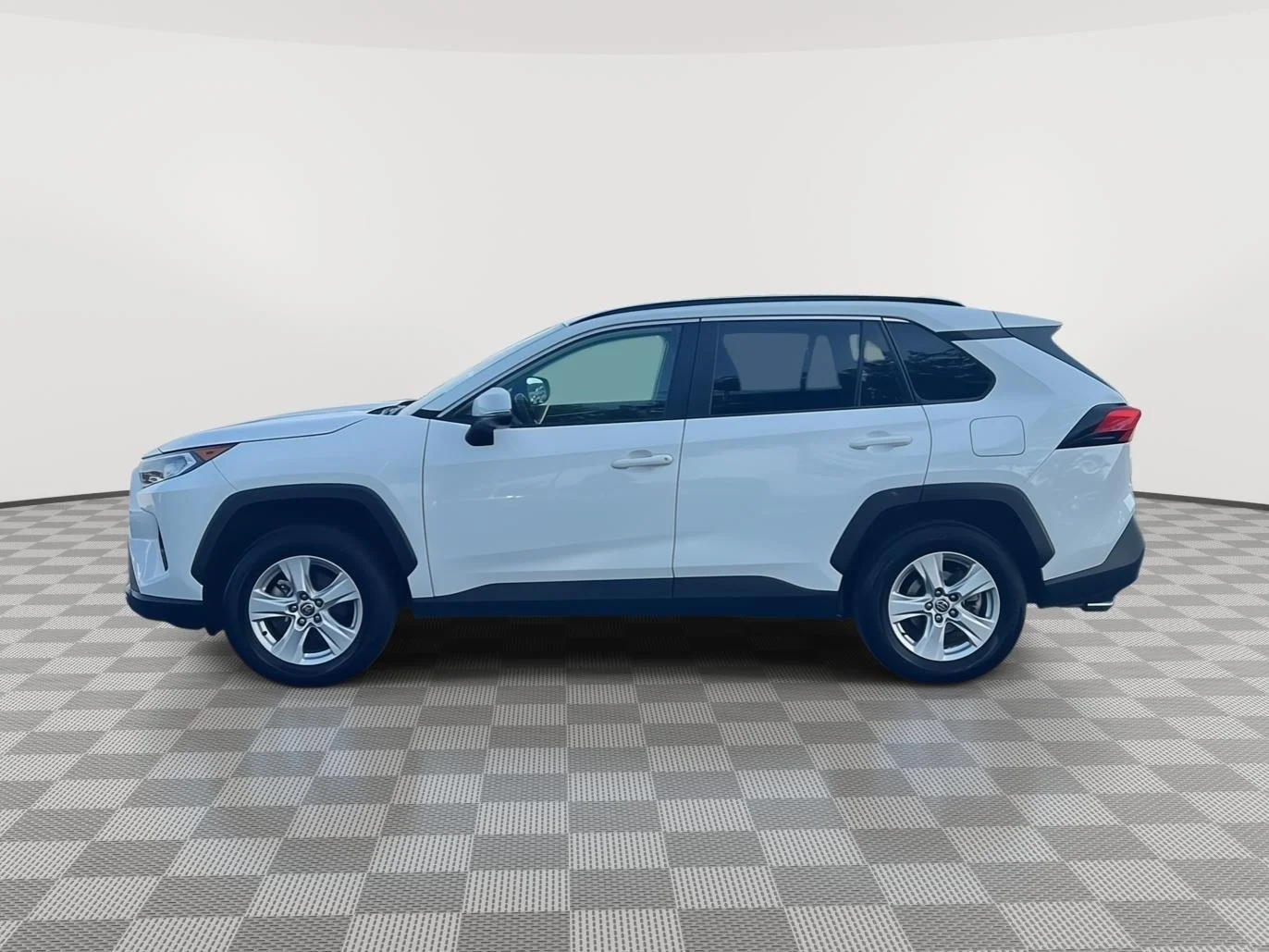Used 2021 Super White Toyota XLE image 15