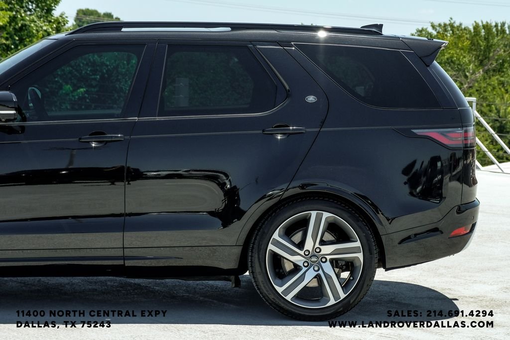 Certified Used 2025 Black Land Rover Metropolitan Edition image 15