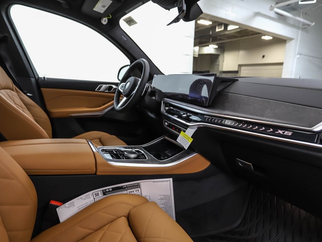 New 2026 Black Sapphire Metallic BMW xDrive40i image 29