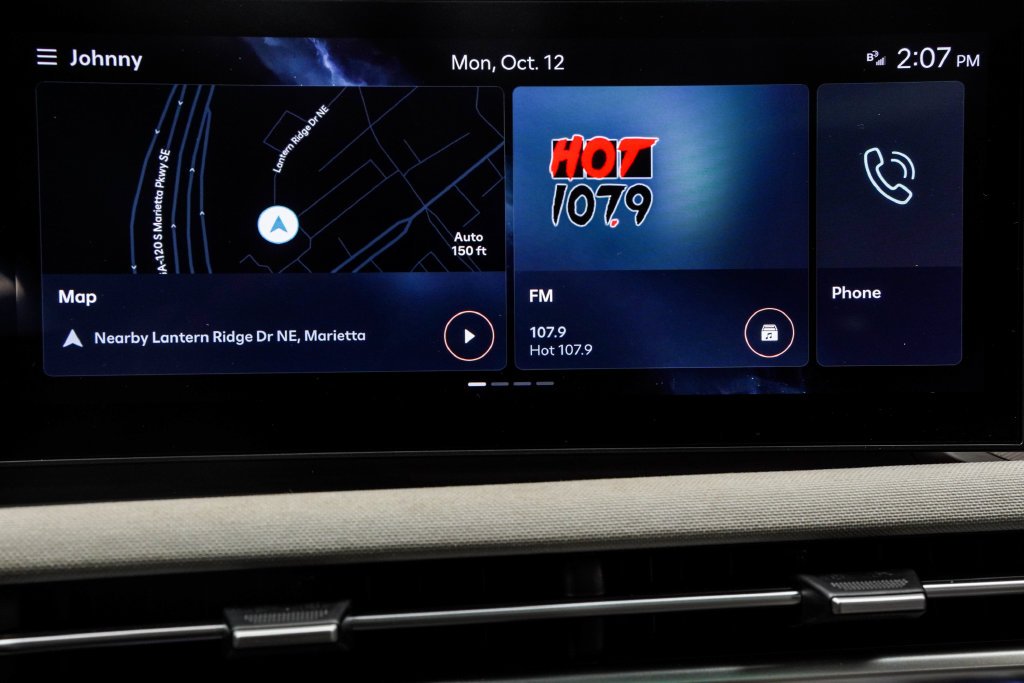 Used 2025 White Hyundai Limited image 32