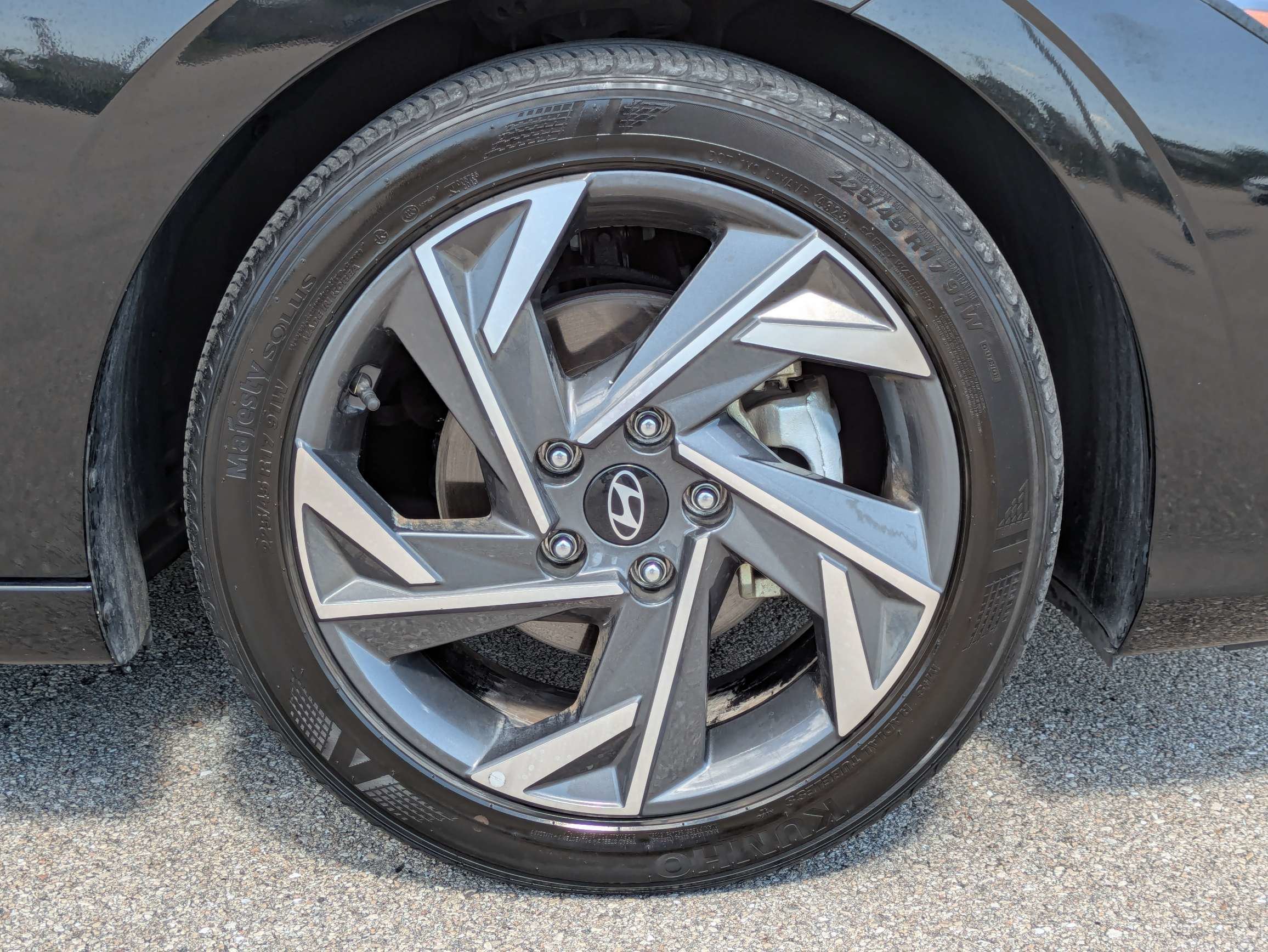 Used 2024 Abyss Black Hyundai Limited image 11