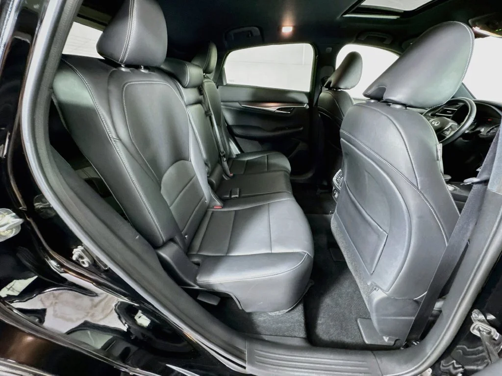 Certified Used 2022 Black INFINITI LUXE image 37