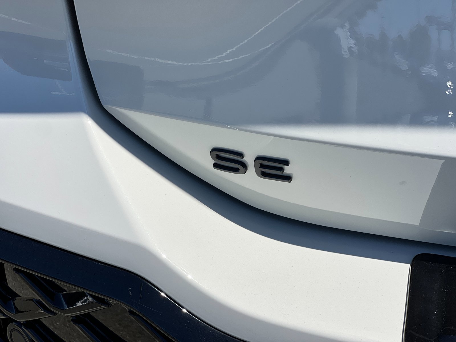 New 2026 Sandstone Volkswagen SE R-Line Black image 25