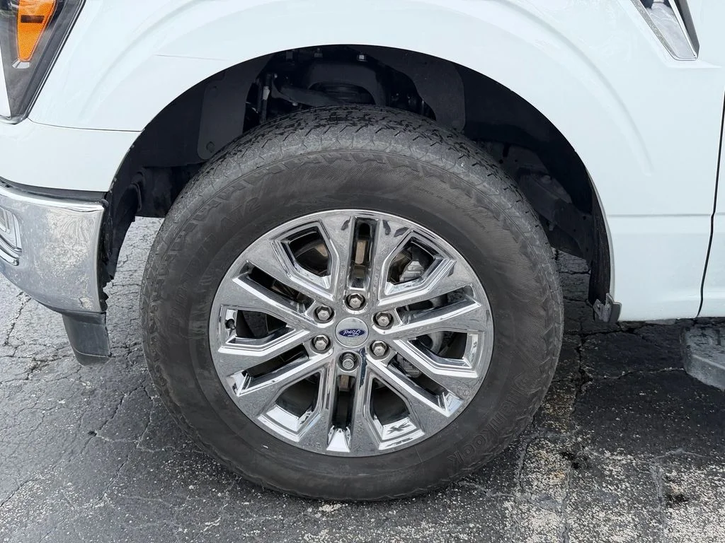 Used 2024 White Ford Lariat image 19
