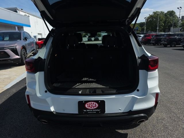 Used 2024 White Chevrolet RS image 28