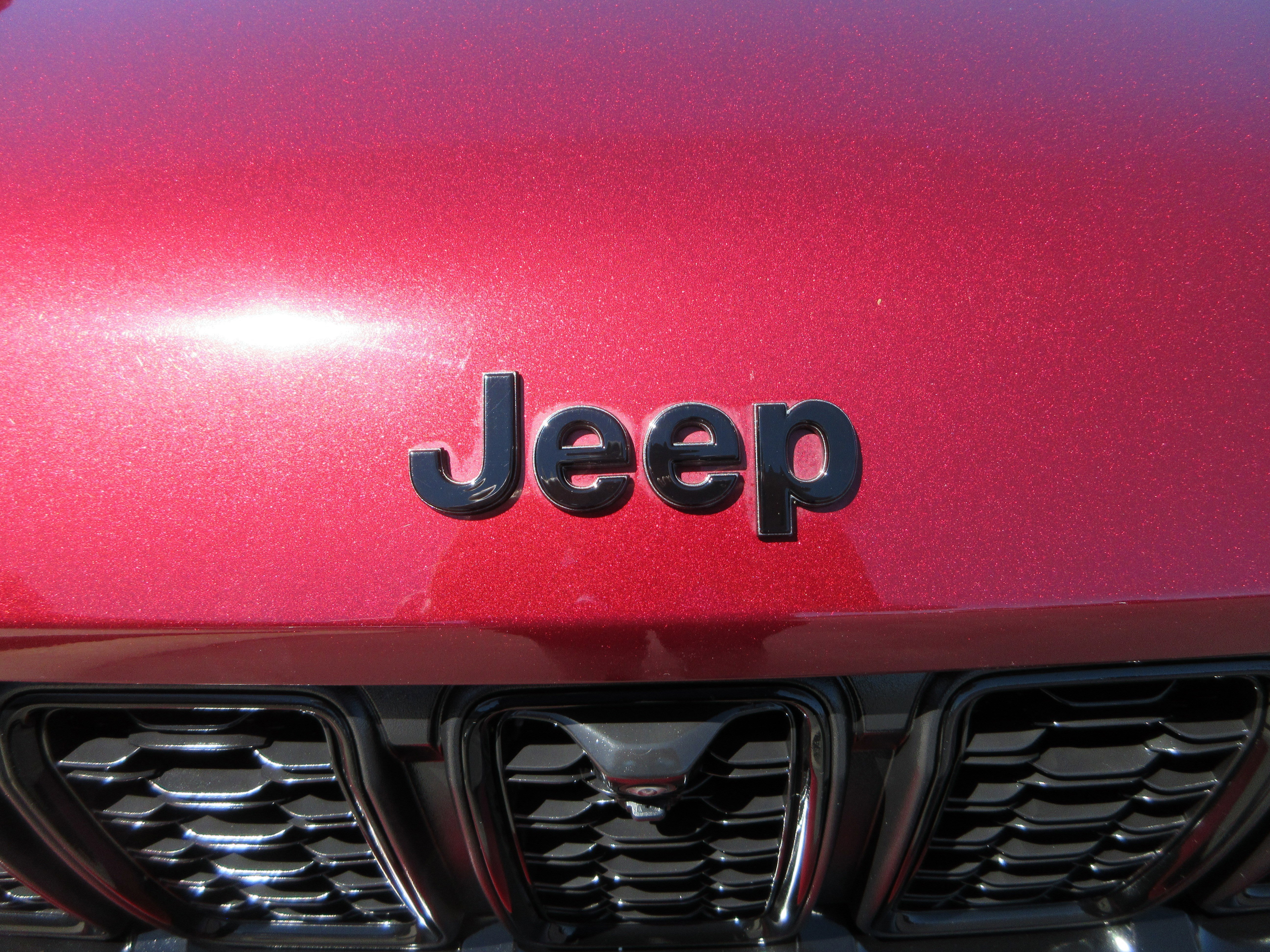 Used 2024 Velvet Red Pearlcoat Jeep Limited image 15