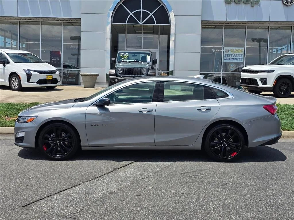 Used 2023 Gray Chevrolet LT image 22