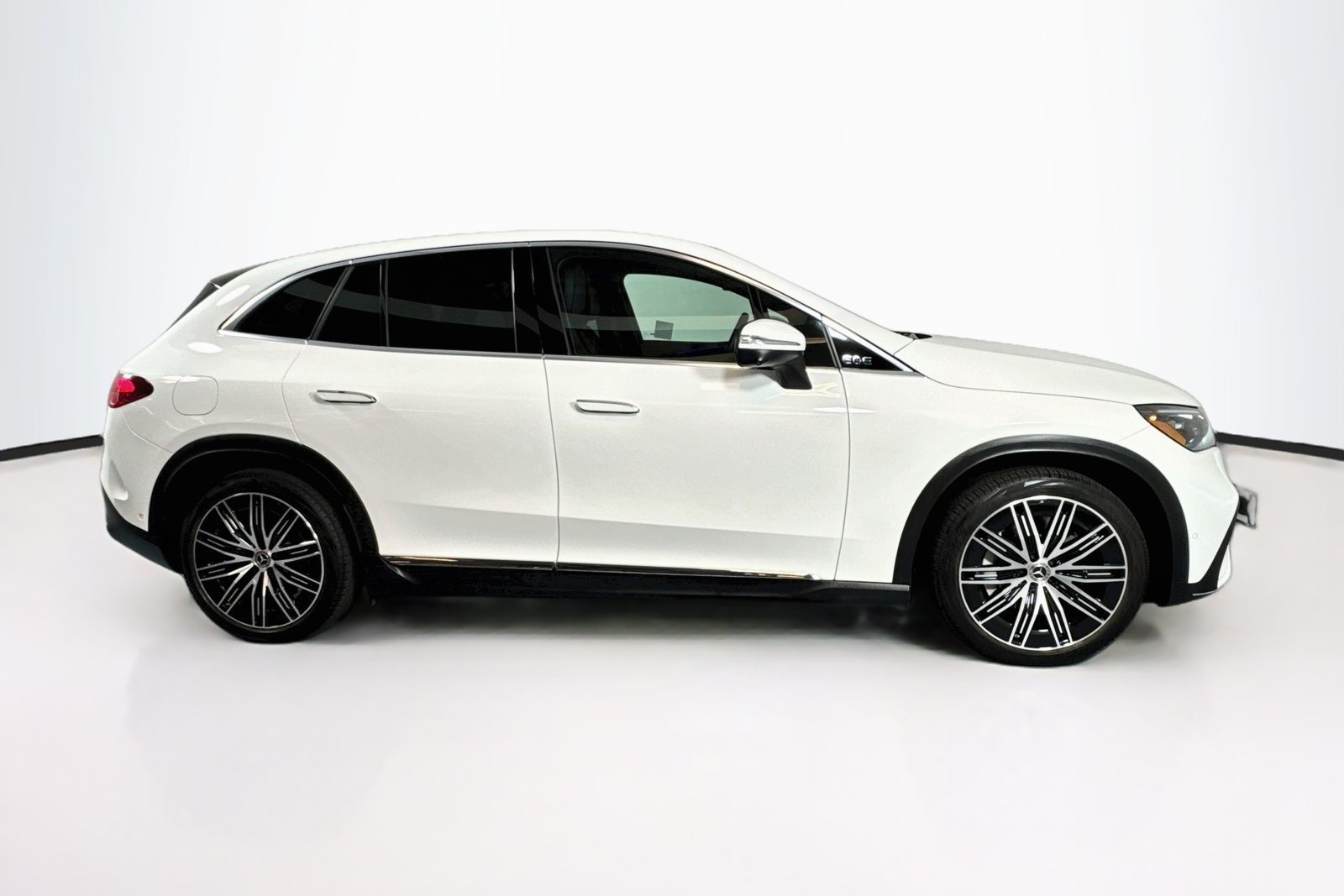 Certified Used 2023 Polar White Mercedes-Benz EQE 500 image 4