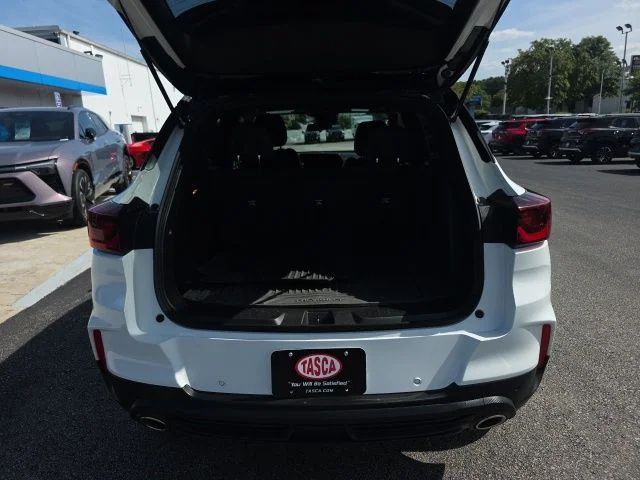 Used 2024 White Chevrolet RS image 28