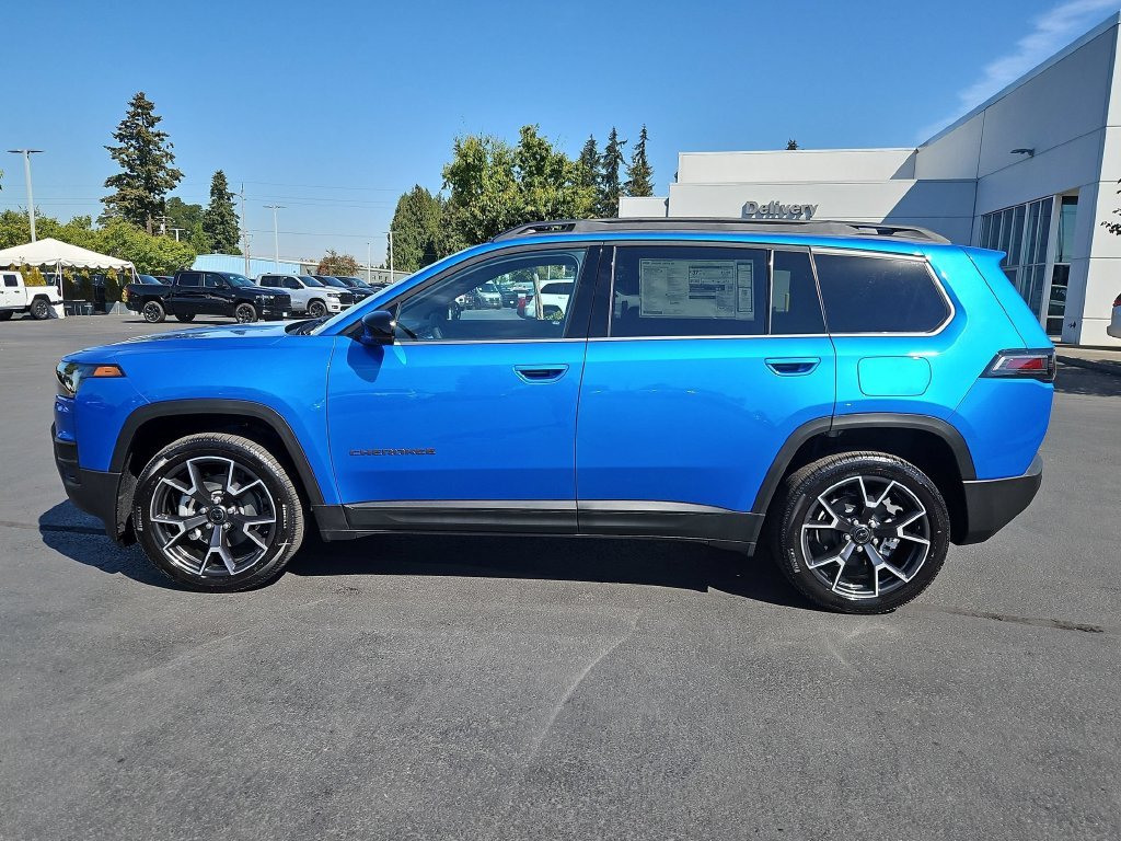 New 2026 Hydro Blue Pearl-Coat Exterior Paint Jeep Limited image 3