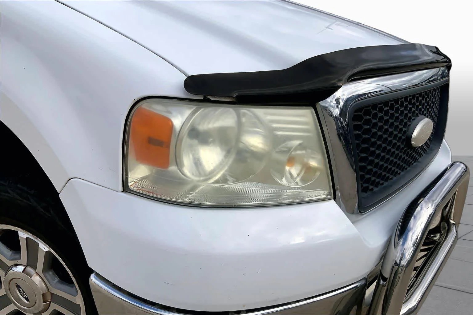 Used 2007 White Sand Tri-Coat Metallic Ford XLT image 25