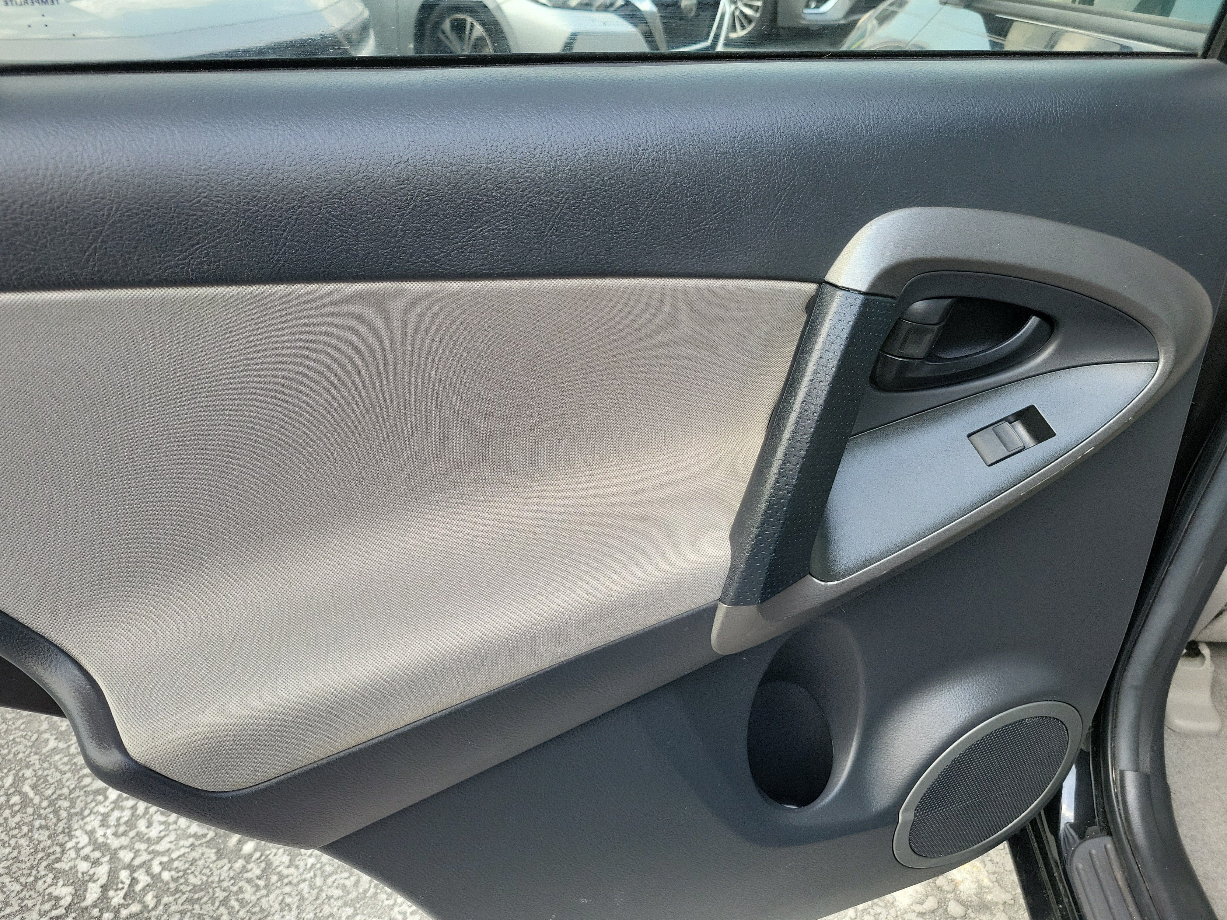 Used 2012 Black Toyota Base image 11