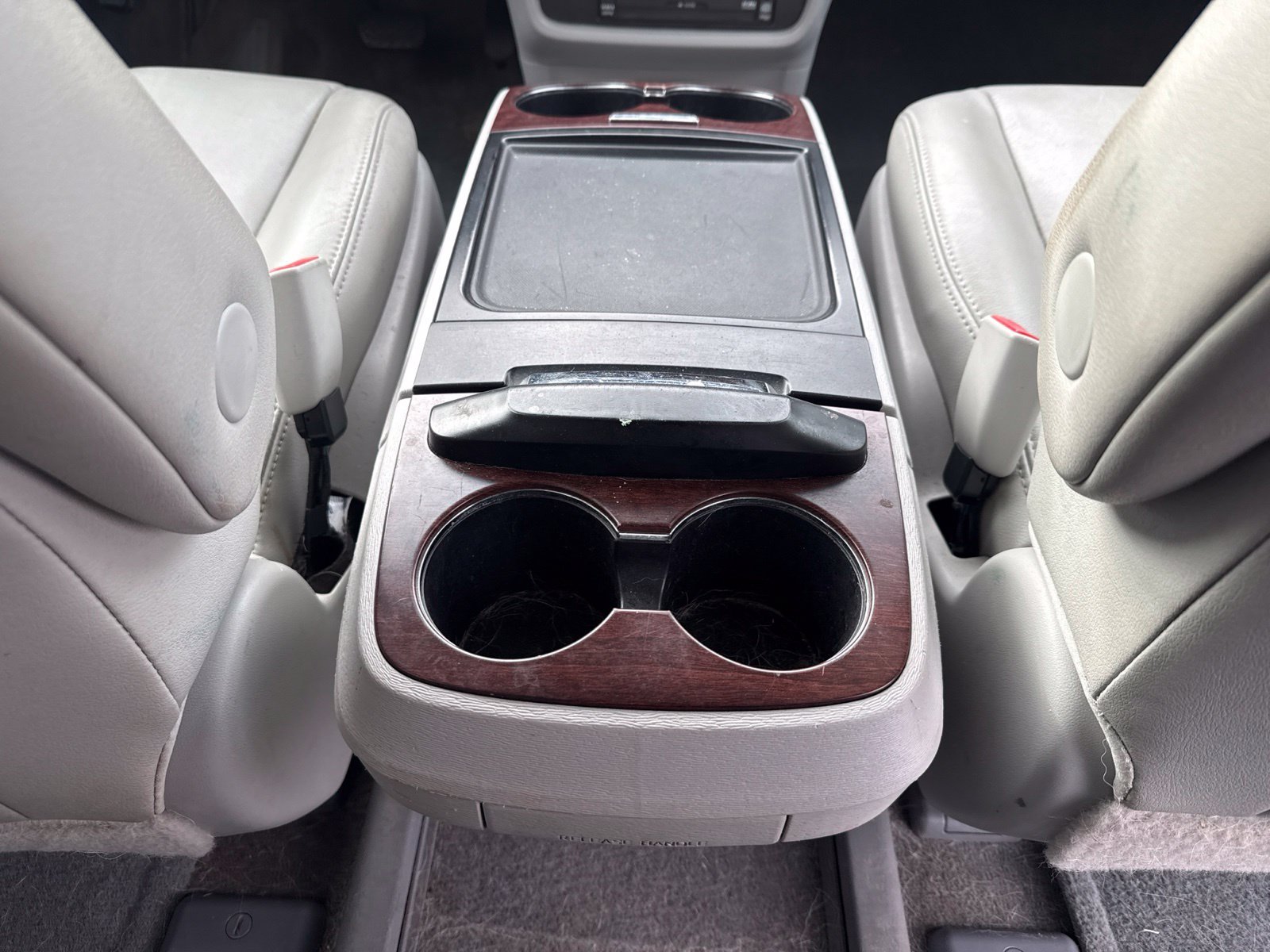 Used 2014 Gray Toyota XLE image 29