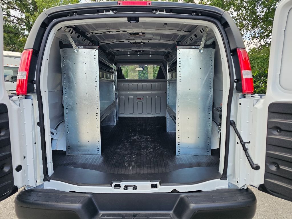 2025 GMC Savana Cargo Work Van - Photo 23