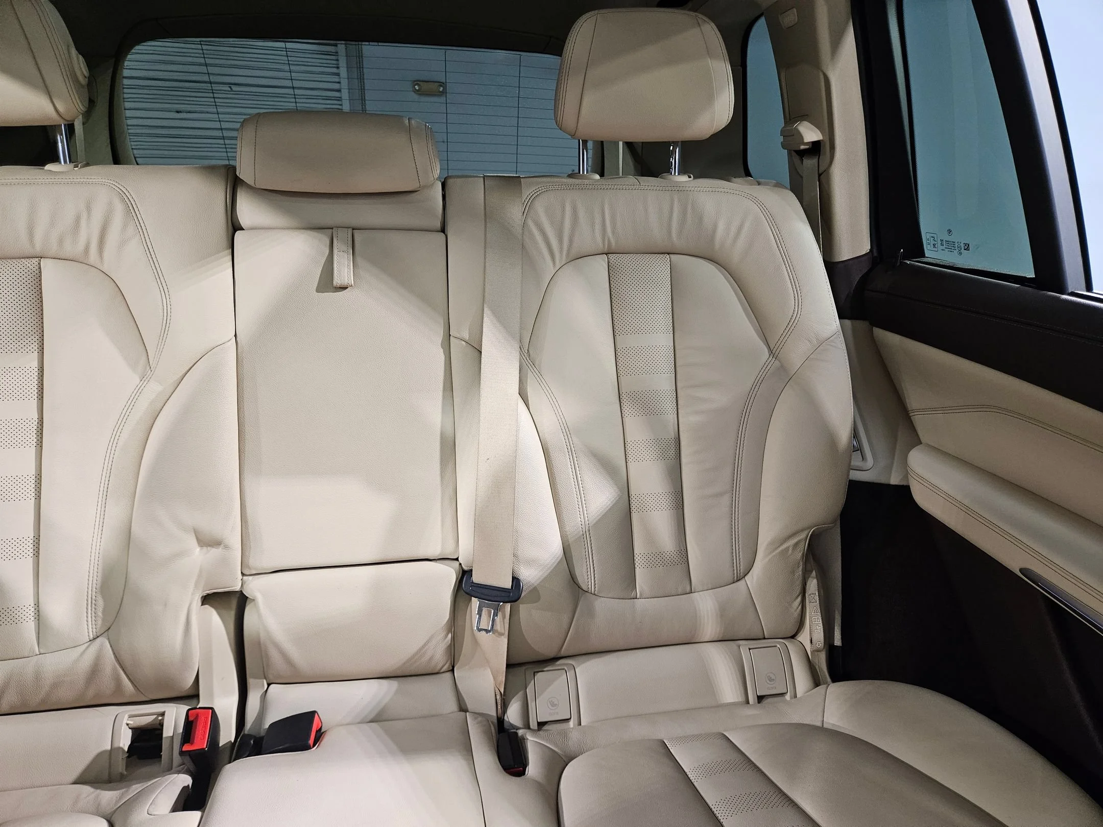 Used 2019 Phytonic Blue Metallic BMW xDrive40i image 14