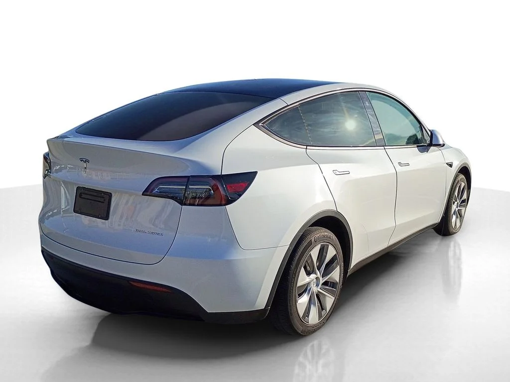 Used 2023 White Tesla Long Range image 6