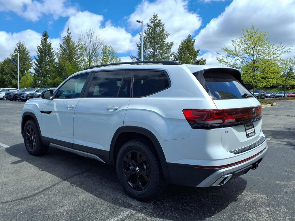 New 2026 Opal White Pearl Volkswagen Peak Edition image 4