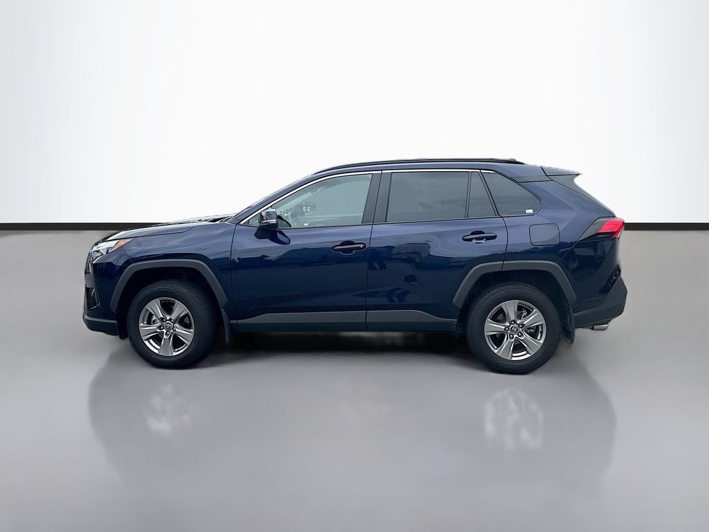 Used 2025  Toyota XLE image 6