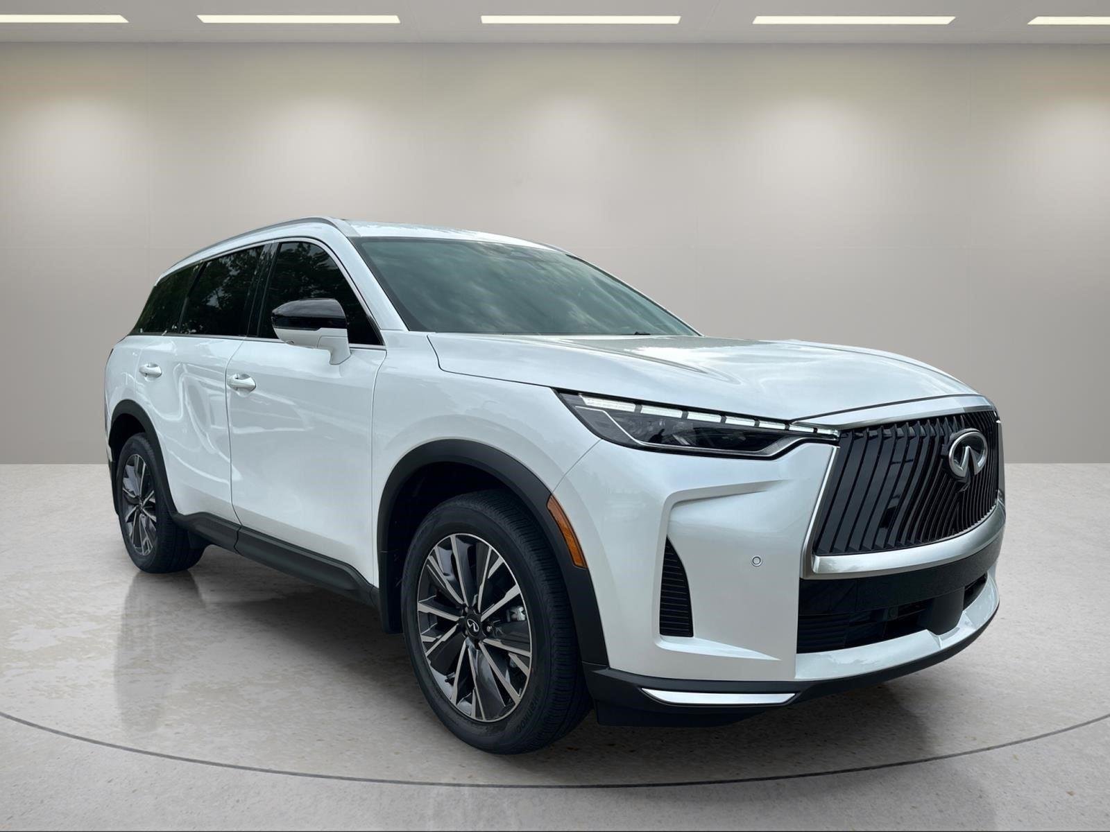 New 2027 RADIANT WHITE INFINITI Luxe FWD image 9