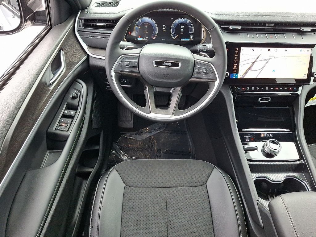 New 2026 Silver Zynith Jeep Altitude image 7