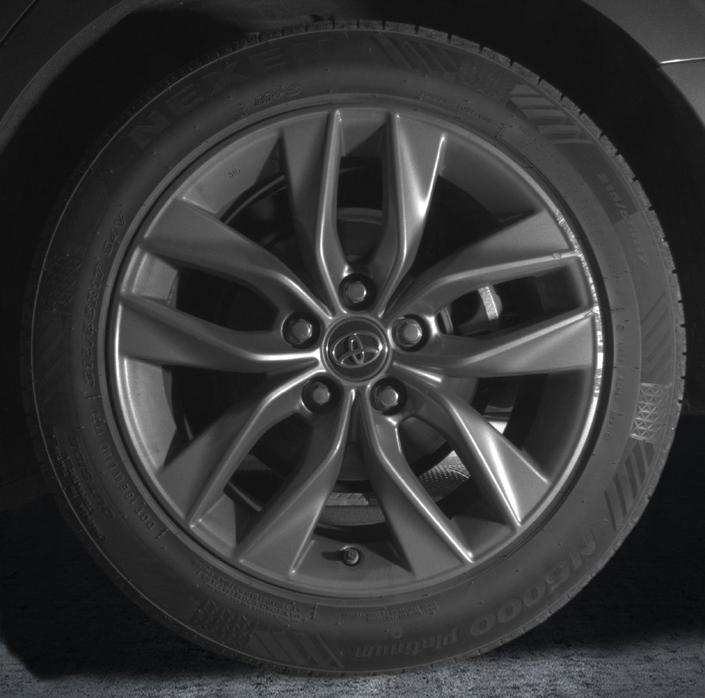 Used 2019 Gray Toyota XLE image 12