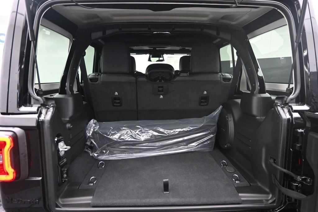 New 2026 Black Clear-Coat Exterior Paint Jeep Rubicon X image 11